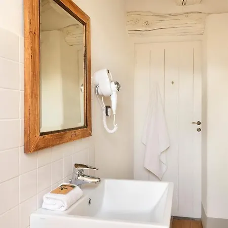 Hotel Castello Di San Sebastiano Po