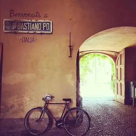Castello Di San Sebastiano Po Hotel
